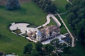 Survol de la maison de Michael Schumacher à Gland en Suisse